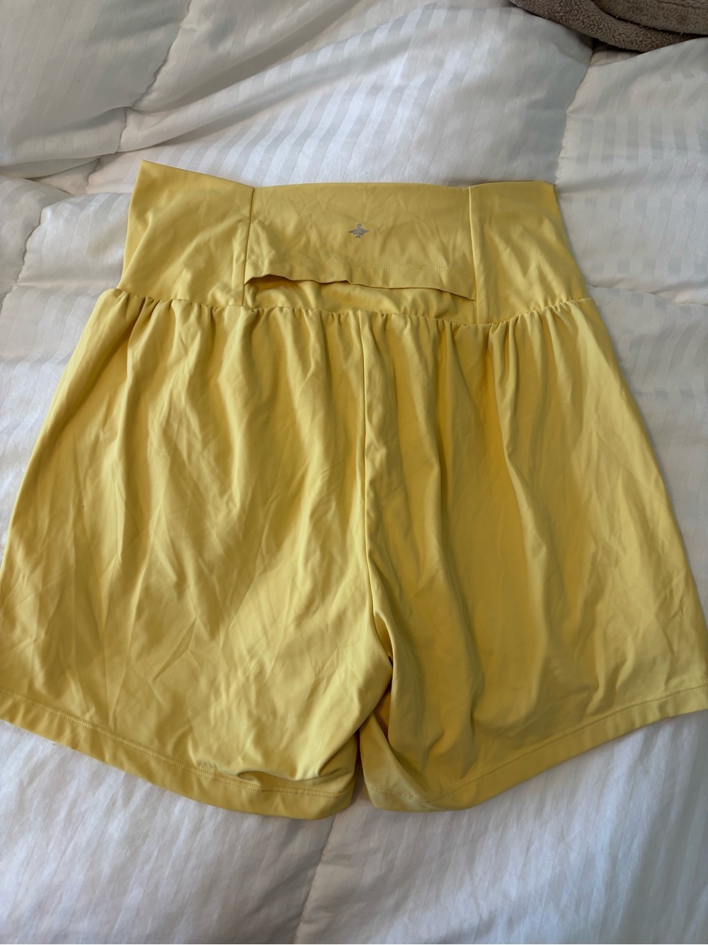 HALARA High-Waist Athletic Shorts With Spandex Large